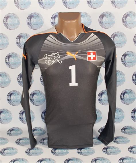 Switzerland Goalkeeper football shirt 2010 - 2011.