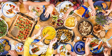 How Sharing Meals With Others Improves Health and Happiness - Live Life Get Active