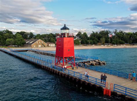 US part of Great Lakes - Michigan / Charlevoix South Pierhead lighthouse - World of Lighthouses