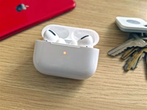 AirPod LED Colors: What White, Green, Orange and Other Colors Mean