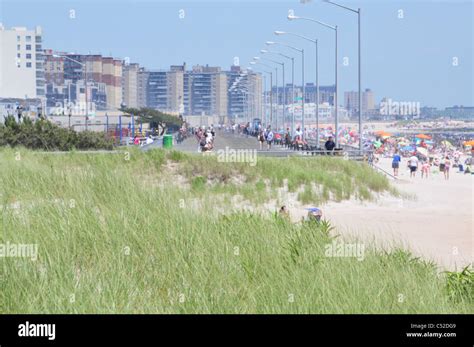 Rockaway Beach, New York Stock Photo - Alamy