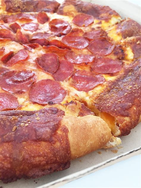 Pizza Hut Grilled Cheese Crust Review | POPSUGAR Food