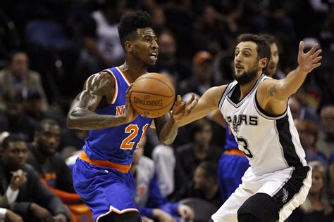 GIF Breakdown: Spurs vs Knicks - Pounding The Rock