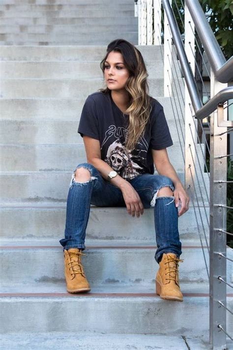 How Women Should Wear Timberland Boots 2023 - LadyFashioniser.com | Timberland boots women ...