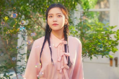 Red Velvet Yeri Style, Clothes, Outfits and Fashion • CelebMafia