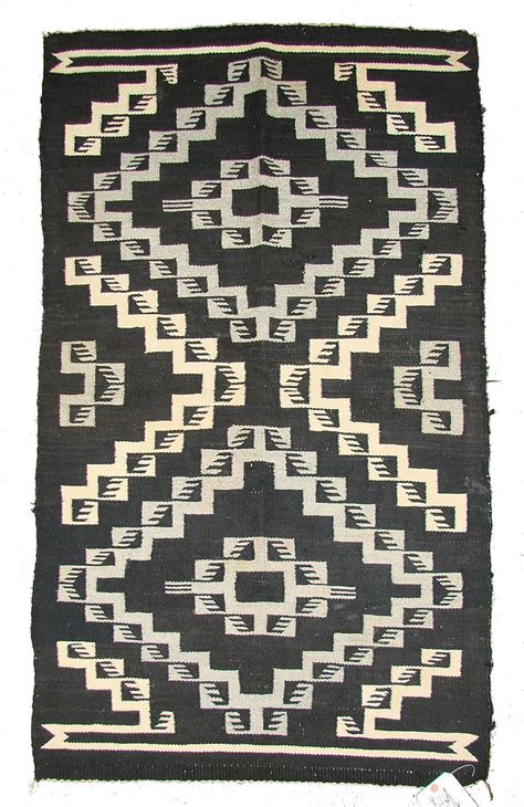 Antique Navajo Rug - Tsagi Canyon