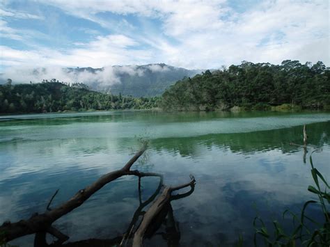 Telaga Warna Dieng Plateau – Paket Wisata Dieng terbaik 2024