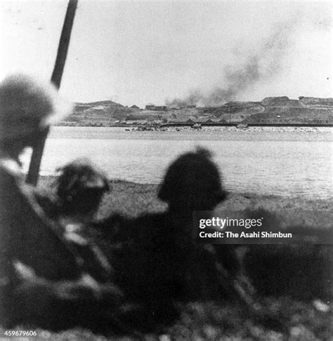 Battle Of Singapore Photos and Premium High Res Pictures - Getty Images