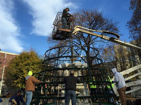 Christmas tree rises up over Central Park in Johnstown | News | tribdem.com