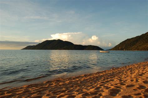 THE BEST BEACHES in Malawi - The Travel Hacking Life