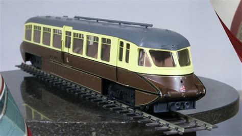 Dapol Streamlined GWR Railcar review and history - YouTube