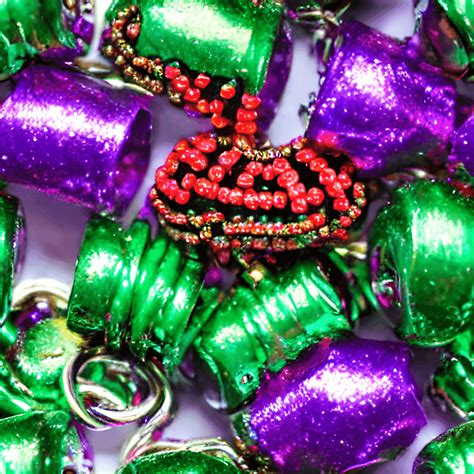 Mardi Gras Beads Pattern · Creative Fabrica