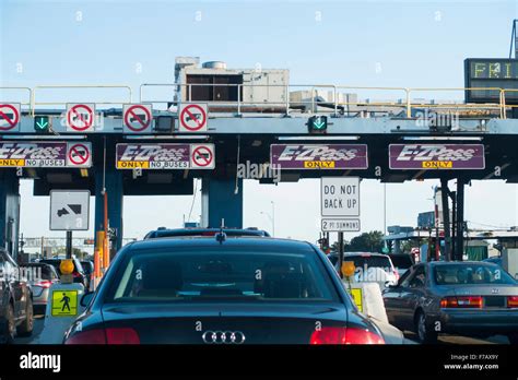 toll booth at the Whitestone bridge Stock Photo - Alamy