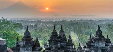 Sunrise Candi Borobudur