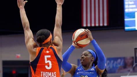 WNBA: Arike Ogunbowale hits late three as Dallas Wings edge Connecticut Sun | NBA News | Sky Sports