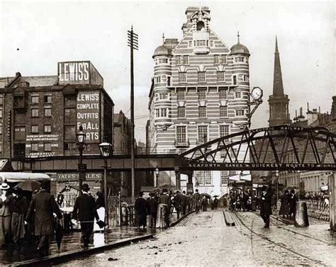 Remembering Liverpool's Overhead Railway in pictures. Pics Mirrorpix ...