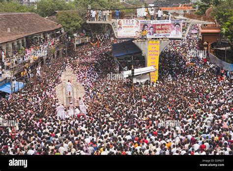 Crowd at religious procession during Ganpati visarjan ceremony, Mumbai, Maharashtra, India Stock ...