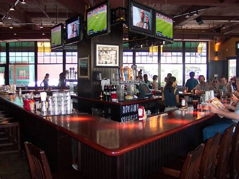 Best Sports Bars in Boston: 17 Spots with Big Screen TVs