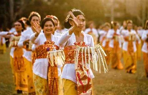 Bentuk Globalisasi di Bidang Budaya - Situs Budaya