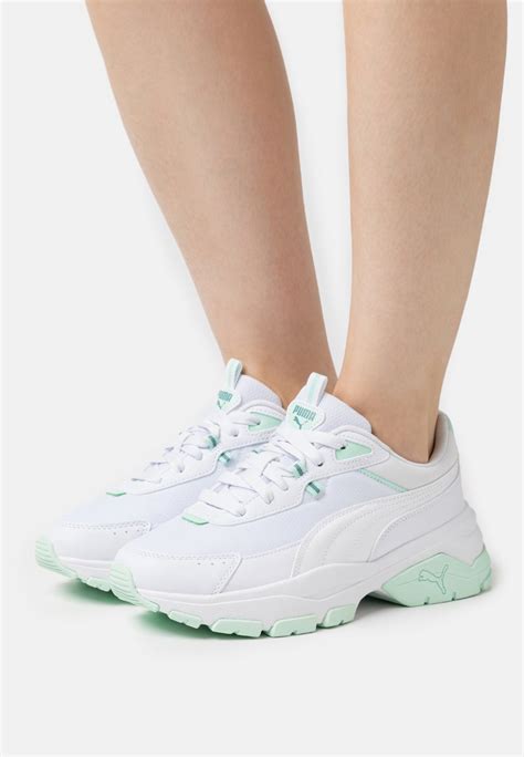 Puma CASSIA VIA - Sneakers - white/minty burst/adriatic/hvid - Zalando.dk