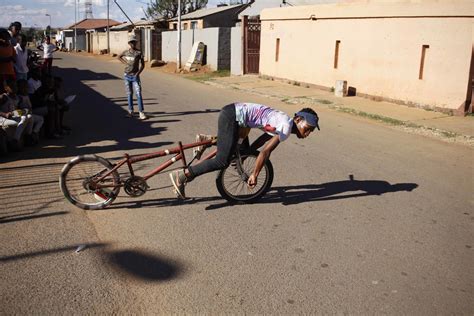 Spinning on the tar road: Soweto hybrid biking culture