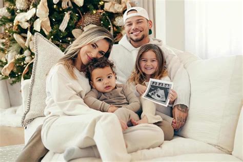 Kane Brown And Wife Katelyn Expecting Third Child: “Last Christmas Of 4” - Music Mayhem Magazine