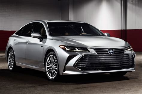 2019 Toyota Camry vs. 2019 Toyota Avalon: What's the Difference ...