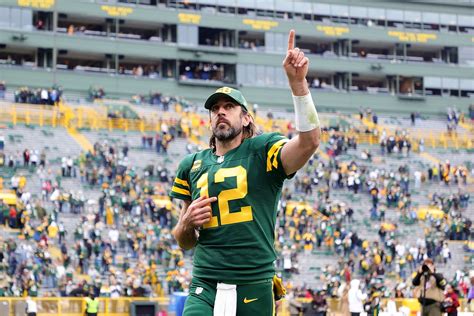 Can Aaron Rodgers Return to MVP Form? - Defiant Takes Football