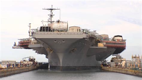 USS George Washington (CVN 73) Arrives at Newport News Shipbuilding - YouTube