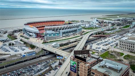 Mayor Bibb lays out $461 million plan for Brown’s stadium, deadline for Haslams | Crain's ...