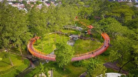 10 Taman di Jakarta untuk Piknik atau Hangout Seru