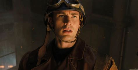 Steve Rogers (Chris Evans), Captain America: The First Avenger - FilmoFilia