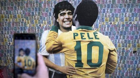 Pele dan Maradona Beradu Bola Sundulan, Bola Jatuh Setelah 27 Tandukan, Momen Indah Dua Legenda ...