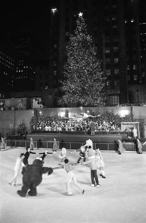 25 Magical Photos of the Rockefeller Center Christmas Tree Throughout ...