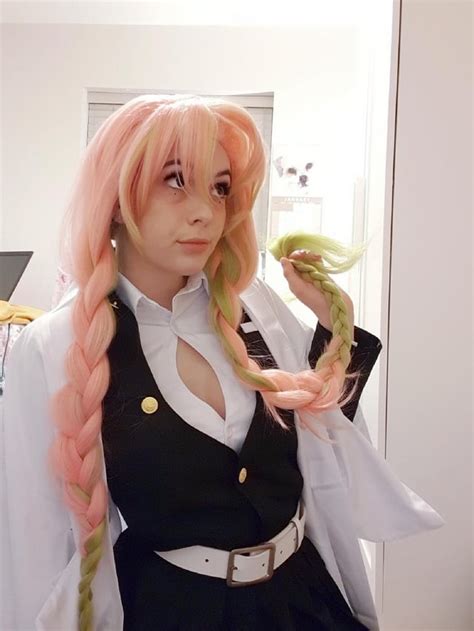 Mitsuri Kanroji costest from Demon Slayer! [self] : r/cosplay