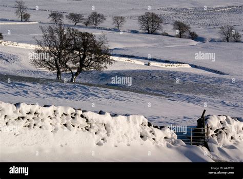 peak district winter Stock Photo - Alamy