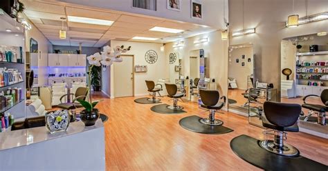 How to Choose the Best Beauty Salon | IndoClassified Blog