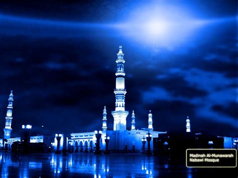 World Most Popular Places: Masjid Nabawi at Night