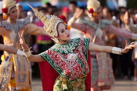 Thai dancers editorial photo. Image of asian, dancer - 19792571