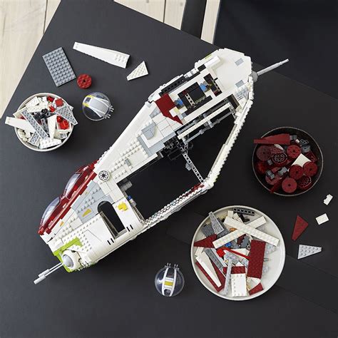 The LEGO Star Wars Republic Gunship Strikes Back! - Exclusive Reveal ...