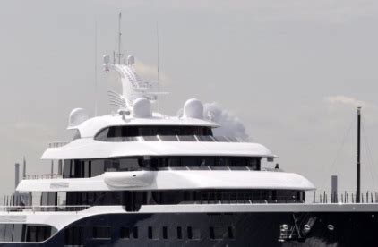 Bernard Arnault Yacht: The Symphony - Urban Splatter