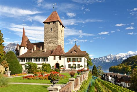 Spiez Castle, Bern, Switzerland jigsaw puzzle in Castles puzzles on TheJigsawPuzzles.com