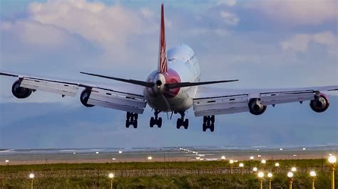 Spectacular View of Planes Taking off/Landing at Manchester Airport ...