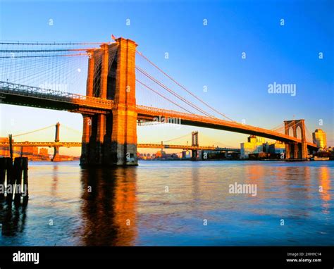 Famous bridges hi-res stock photography and images - Alamy