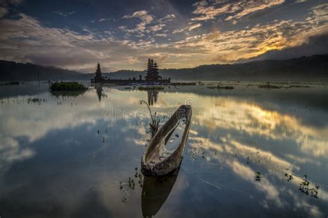 Sunrise at Tamblingan Lake Temple Singaraja Bali Stock Image - Image of beratan, karangasem ...