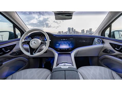 2025 Mercedes-Benz EQS SUV: 53 Interior Photos | U.S. News