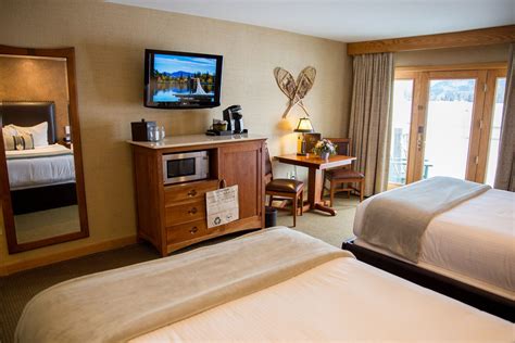 Deluxe Rooms at Golden Arrow Lakeside Resort | Lake Placid New York