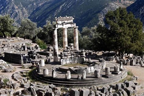 Delphi Greece: Visiting The Ancient Oracle's Site