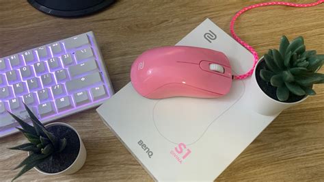 Zowie Divina S1 (pink) best mouse for 2020 - YouTube