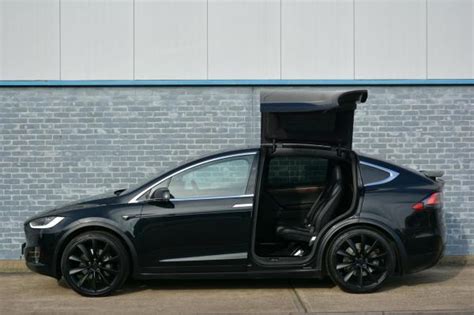 TESLA MODEL X 75D 7 SEATER